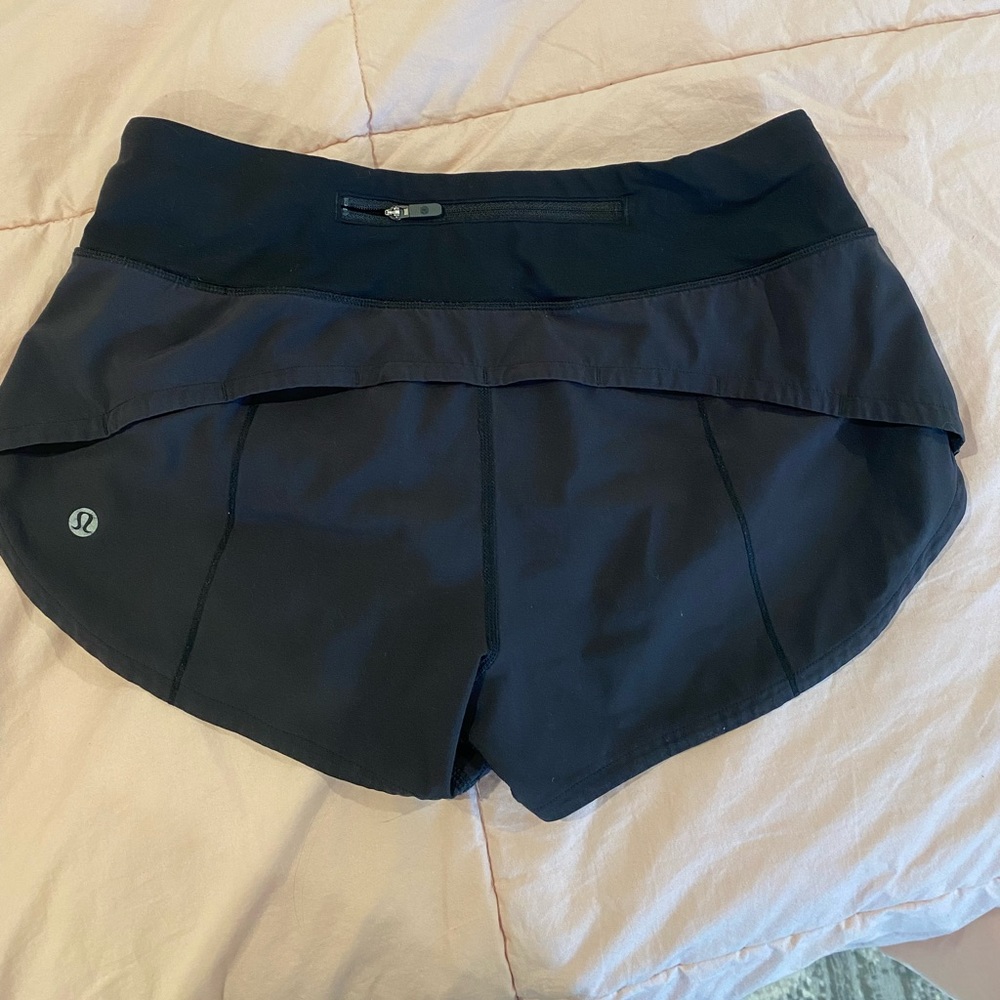 lululemon speed up shorts 2.5” low rise like new!